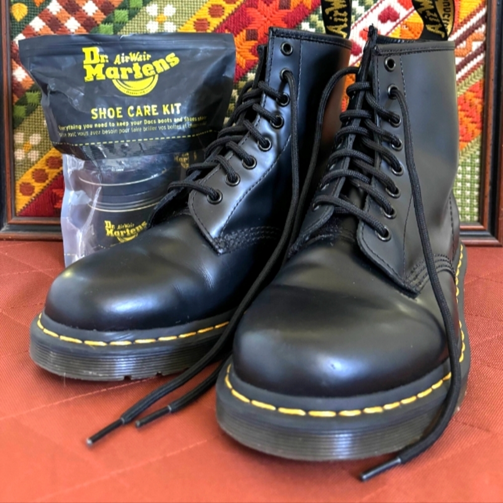 Dr. Martens 1460 smooth leather boot
